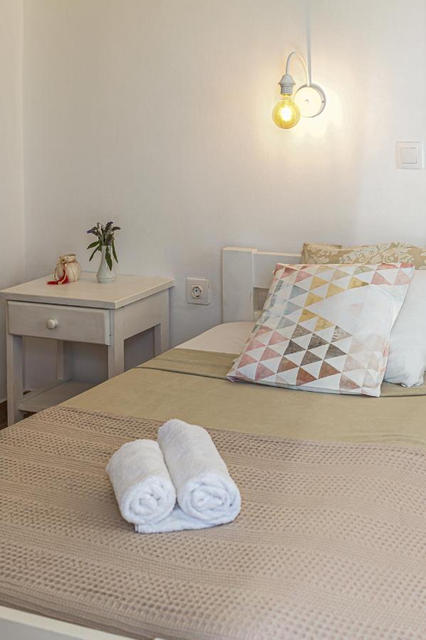 Dahlia Apartments And Studios Alikí Esterno foto